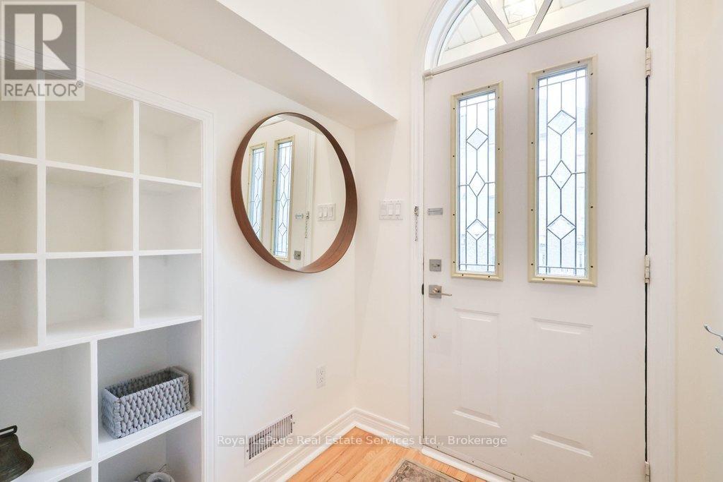 6 - 38 Mendota Road, Toronto, Ontario  M8Y 1E8 - Photo 4 - W12696092