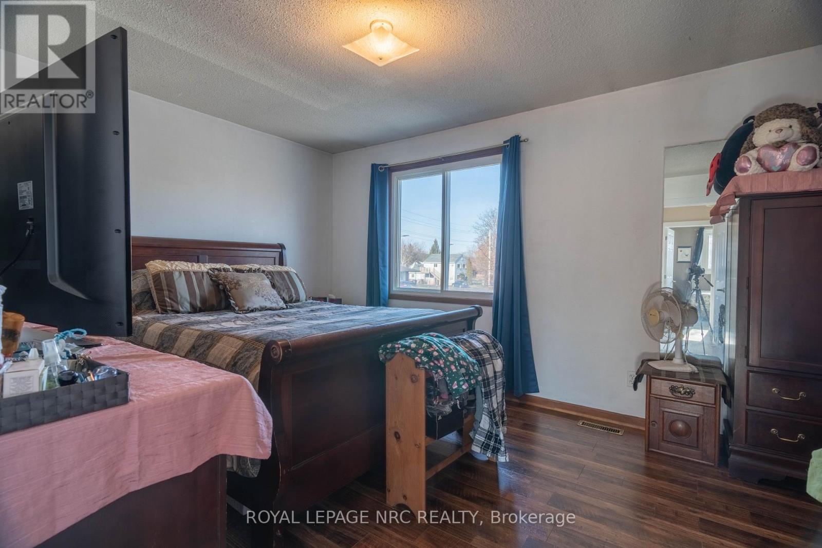 38 Dougherty Crescent, Welland, Ontario  L3C 6A1 - Photo 12 - X12696114