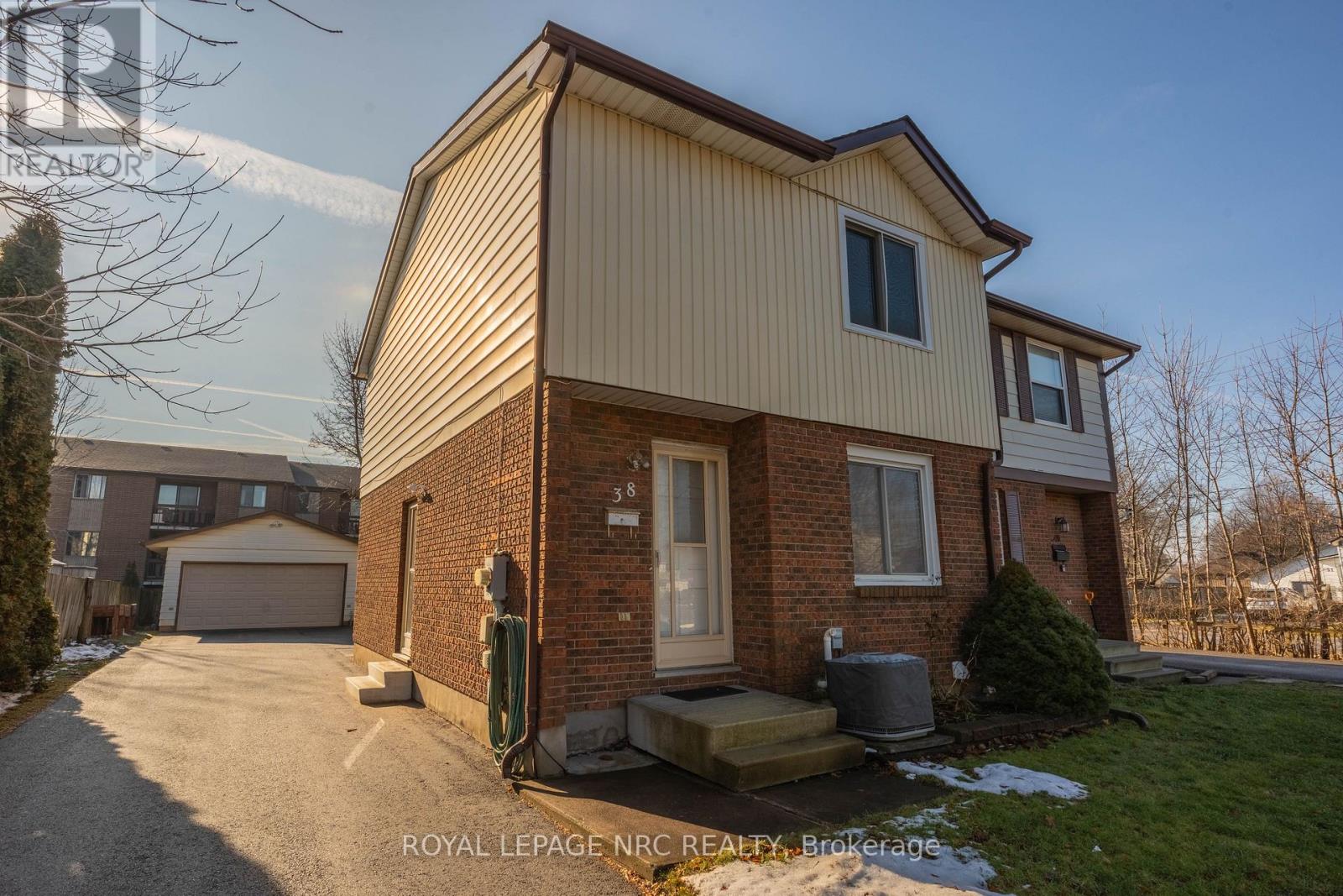38 Dougherty Crescent, Welland, Ontario  L3C 6A1 - Photo 24 - X12696114
