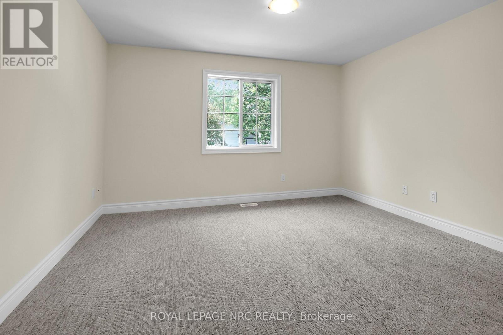 56 Queens Circle, Fort Erie, Ontario  L0S 1B0 - Photo 17 - X12696124