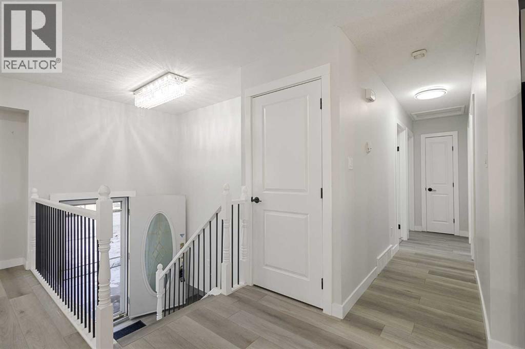 255 Rundleridge Drive Ne, Calgary, Alberta  T1Y 2K5 - Photo 13 - A2276432