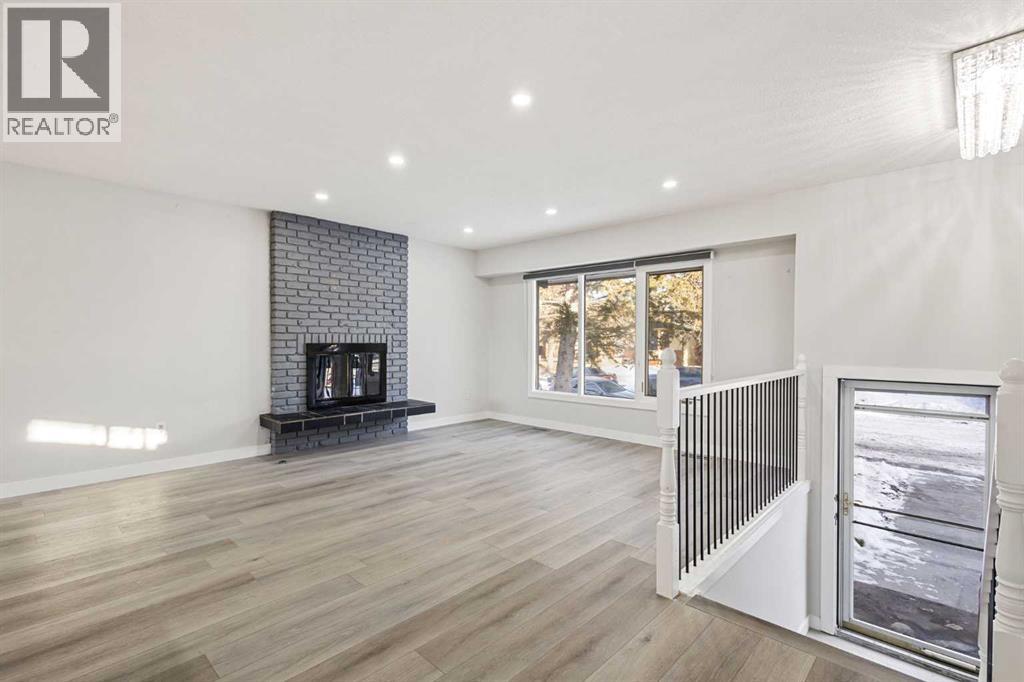 255 Rundleridge Drive Ne, Calgary, Alberta  T1Y 2K5 - Photo 3 - A2276432