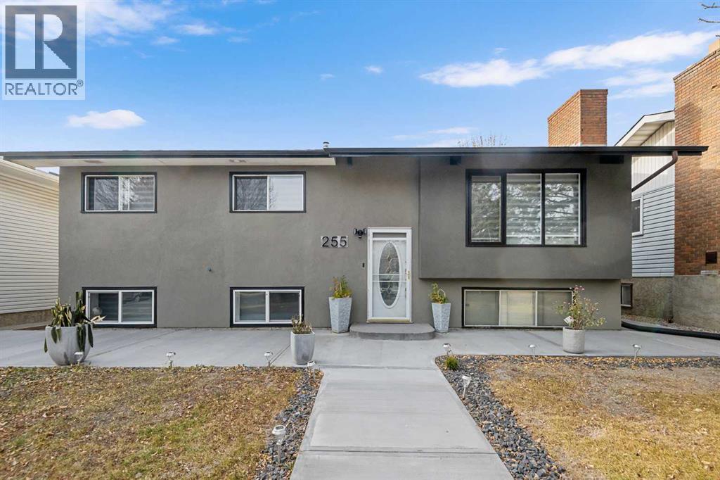 255 Rundleridge Drive NE, Calgary, Alberta