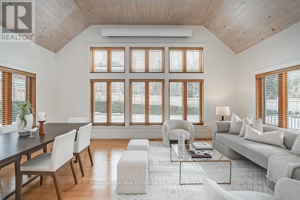 69 Allan Street, Oakville, Ontario  L6J 3M7 - Photo 13 - W12421337