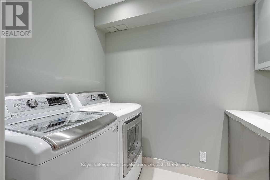 69 Allan Street, Oakville, Ontario  L6J 3M7 - Photo 30 - W12421337