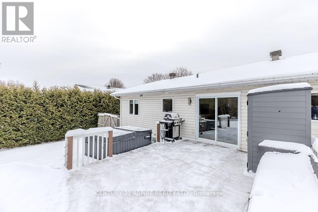 103 Stoneyfield Road, Laurentian Valley, Ontario  K8B 1B4 - Photo 33 - X12696004