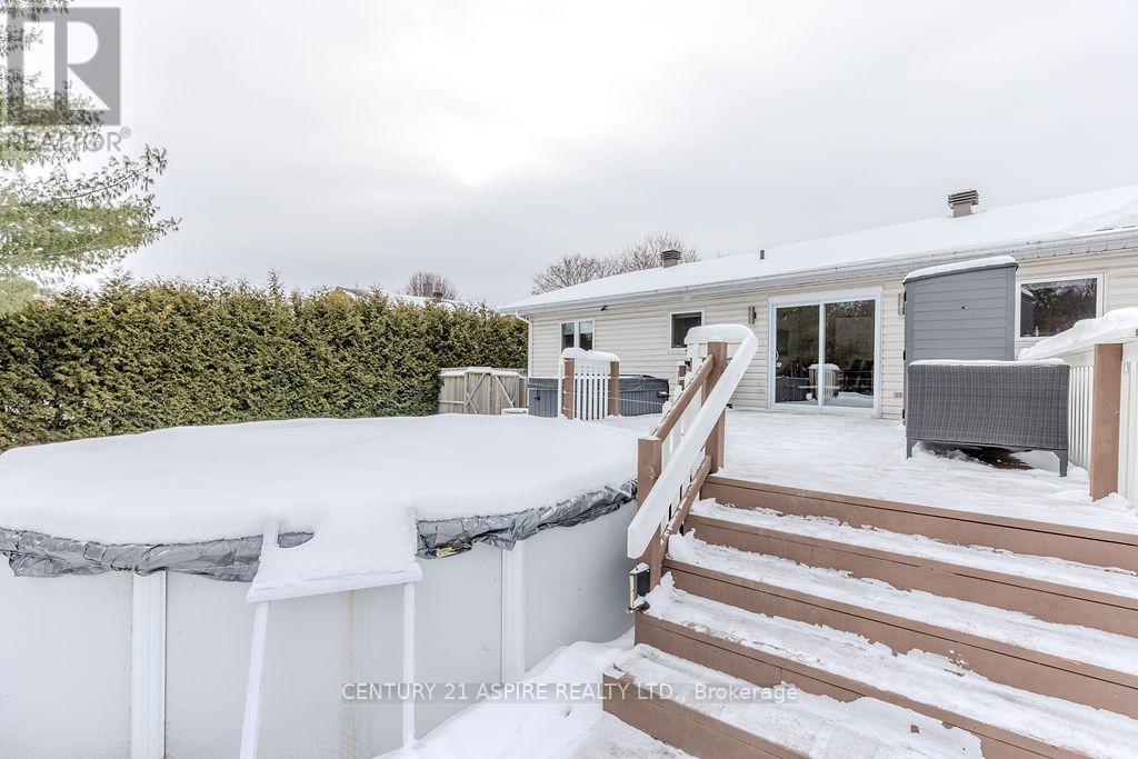 103 Stoneyfield Road, Laurentian Valley, Ontario  K8B 1B4 - Photo 34 - X12696004