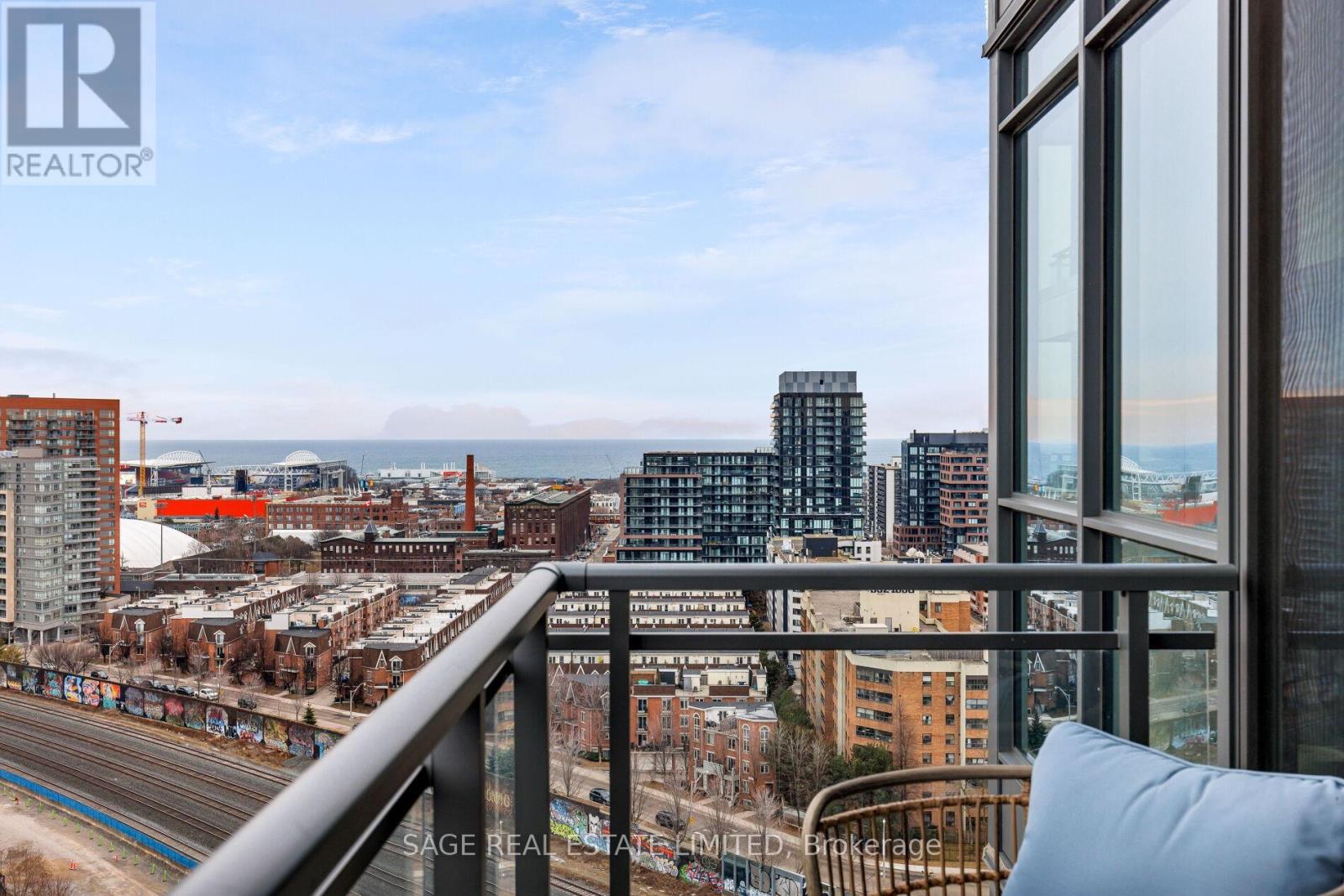 1804 - 20 Minowan Miikan Lane, Toronto, Ontario  M6J 0E5 - Photo 12 - C12696084