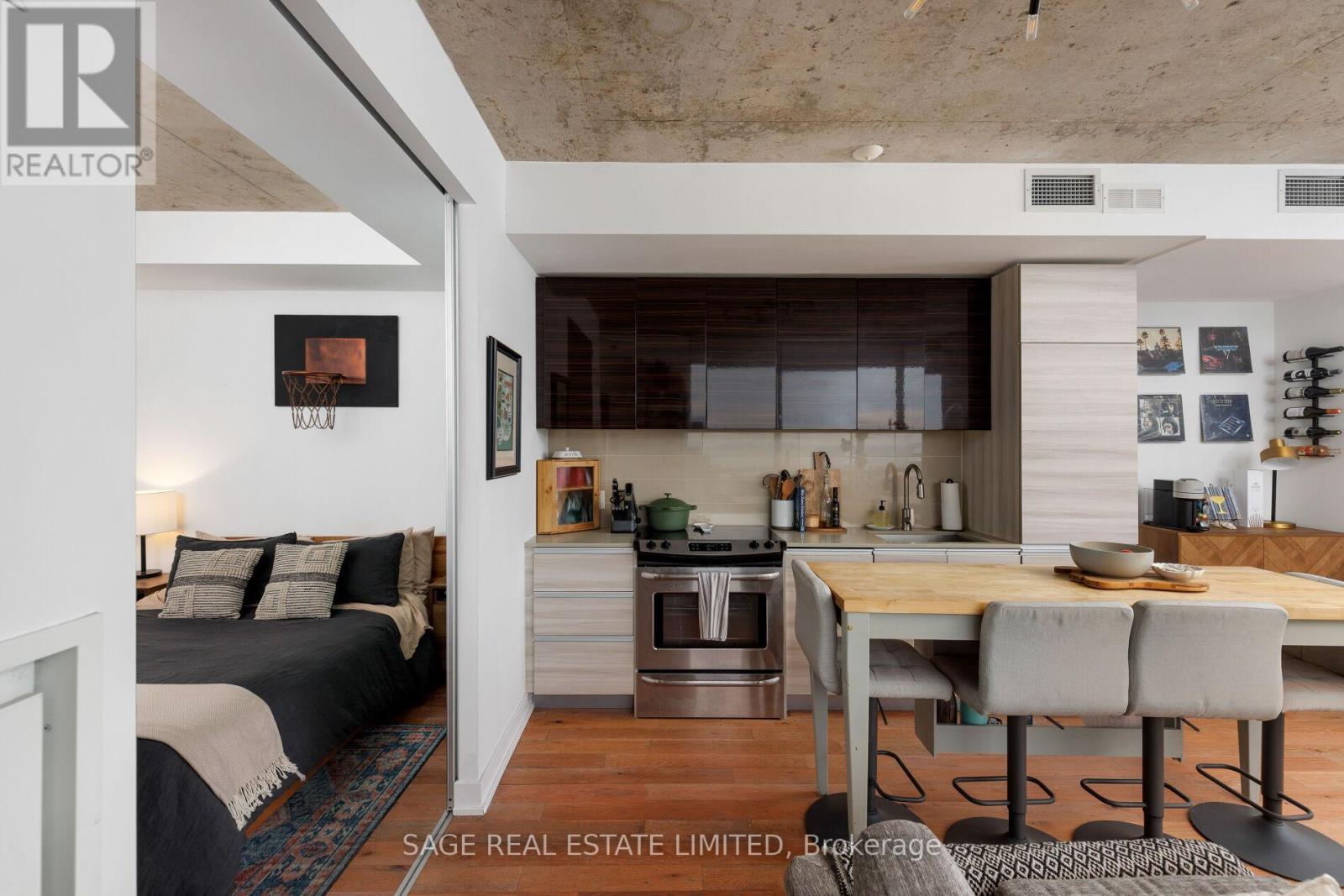 1804 - 20 Minowan Miikan Lane, Toronto, Ontario  M6J 0E5 - Photo 19 - C12696084