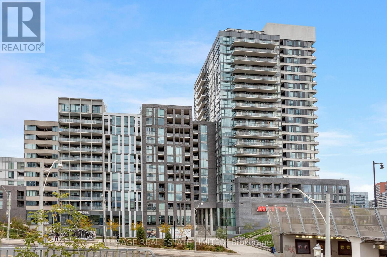 1804 - 20 Minowan Miikan Lane, Toronto, Ontario  M6J 0E5 - Photo 2 - C12696084