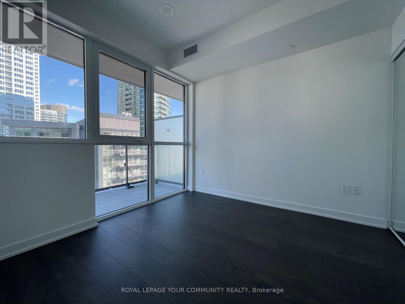 1708 - 38 Iannuzzi Street, Toronto, Ontario  M5V 0S2 - Photo 4 - C12696090