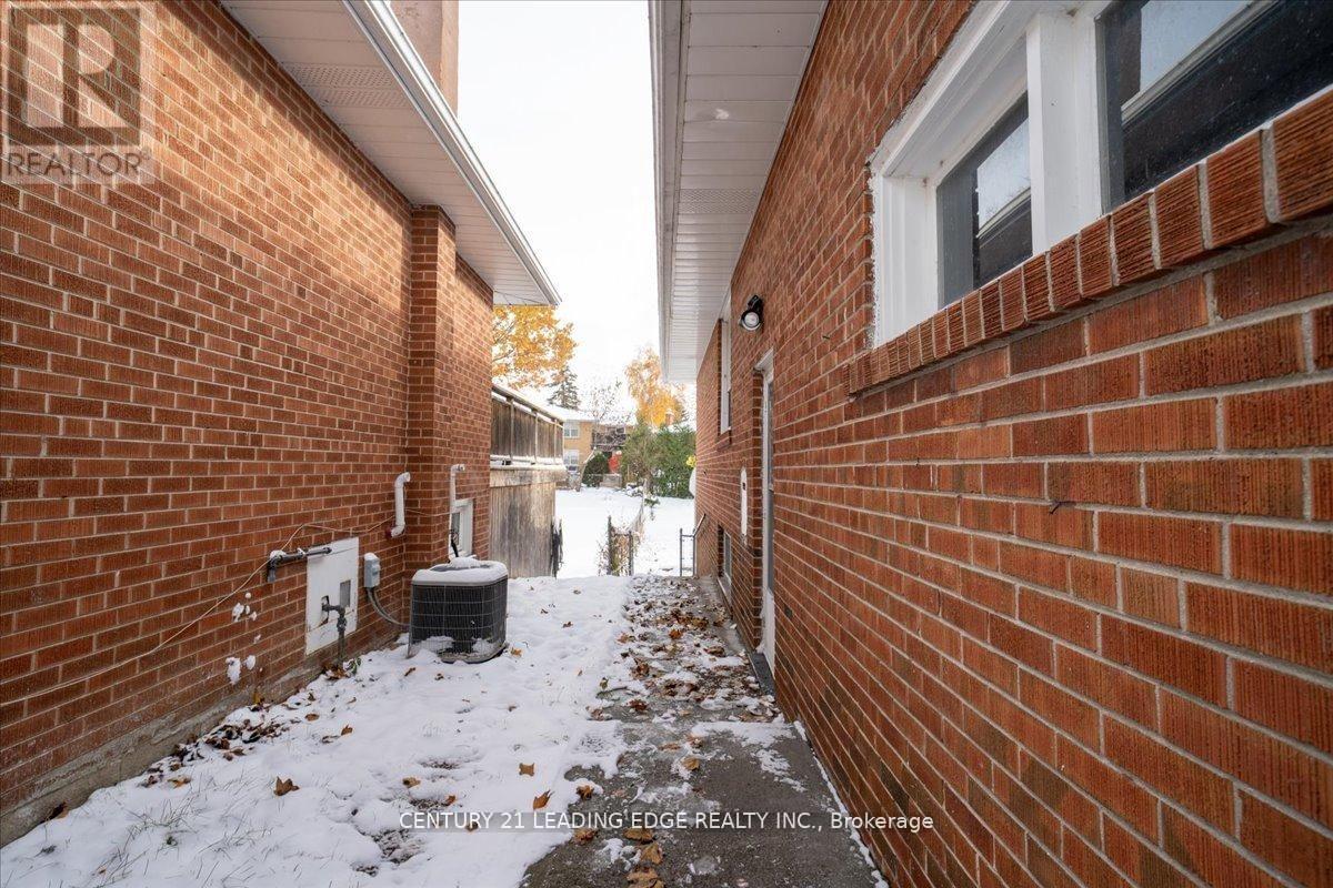 Main - 57 Anewen Drive, Toronto, Ontario  M4A 1R9 - Photo 36 - C12696116