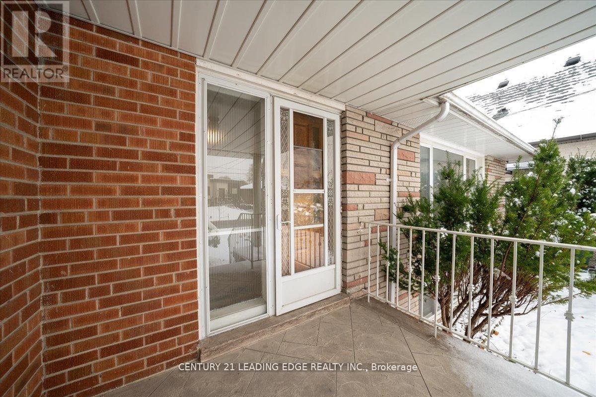 Main - 57 Anewen Drive, Toronto, Ontario  M4A 1R9 - Photo 5 - C12696116