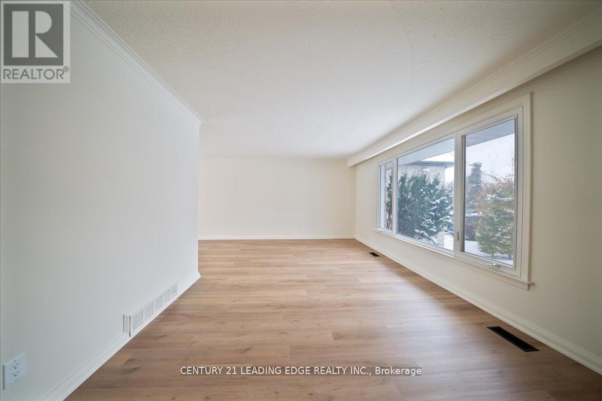 Main - 57 Anewen Drive, Toronto, Ontario  M4A 1R9 - Photo 8 - C12696116