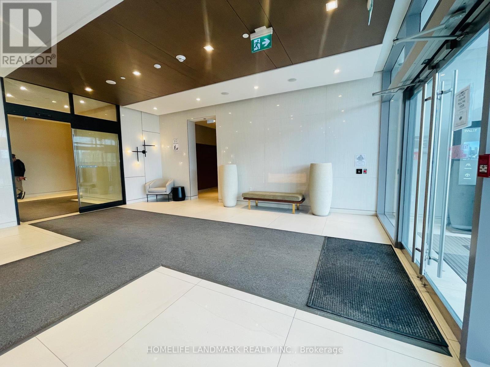 N830 - 7 Golden Lion Heights, Toronto, Ontario  M2M 3T9 - Photo 2 - C12696154