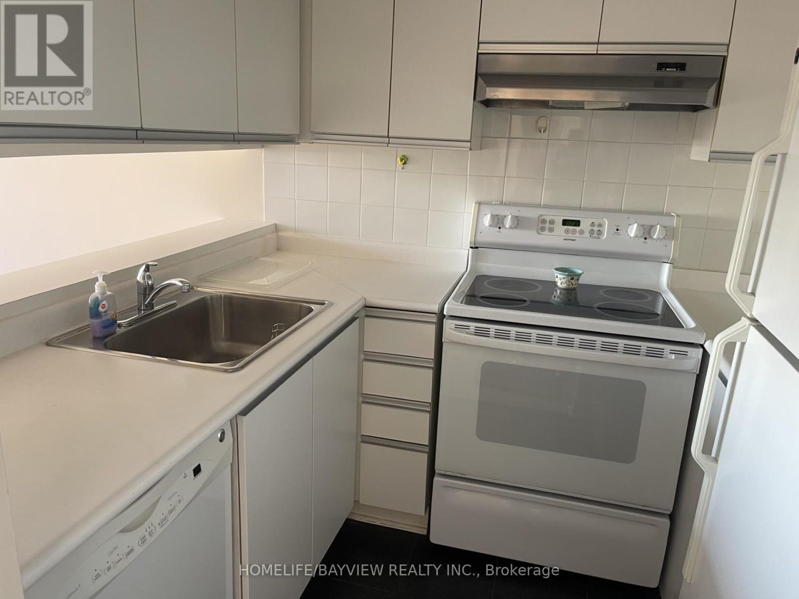 1712 - 7 Bishop Avenue, Toronto, Ontario  M2M 4J4 - Photo 7 - C12696174