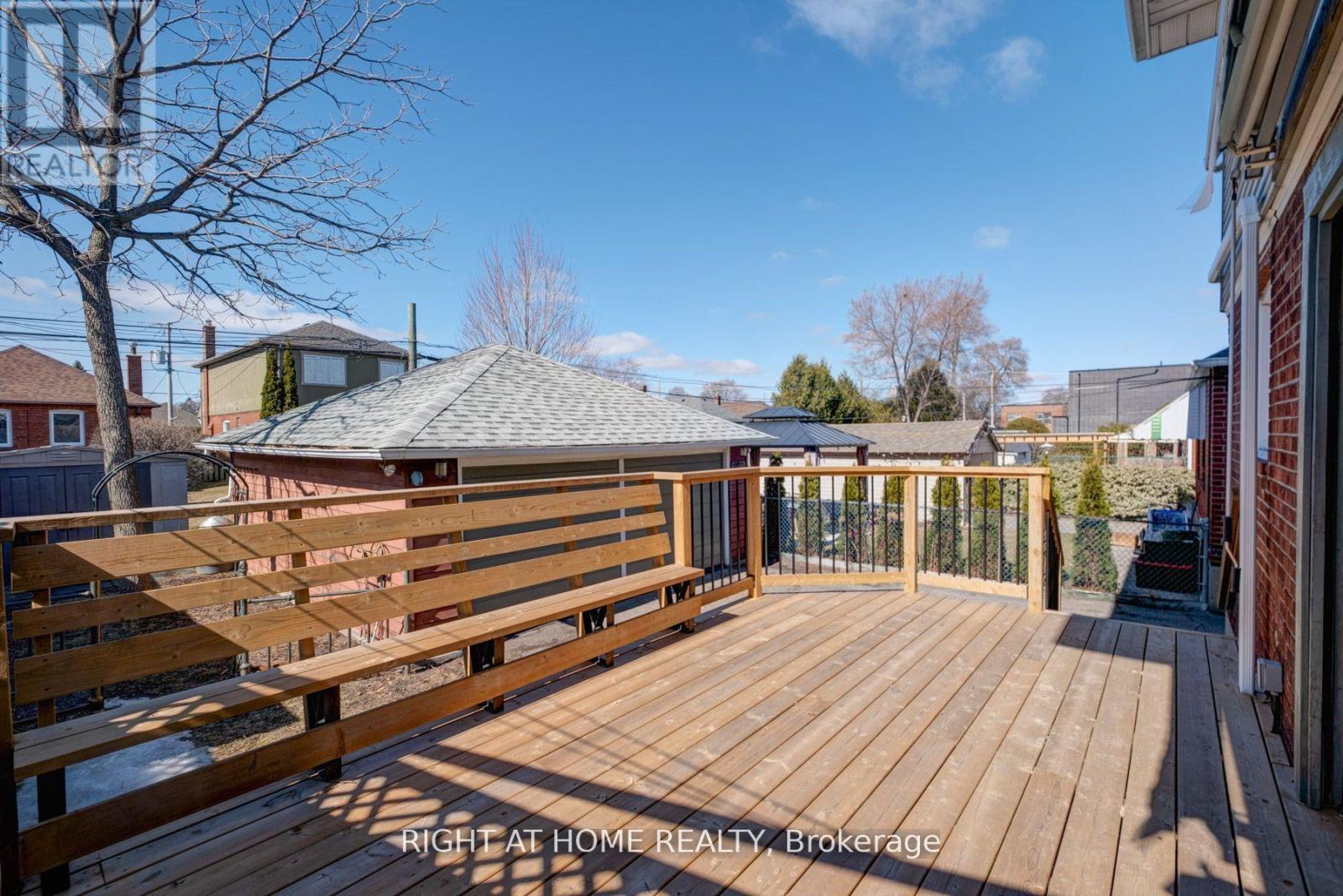 Main - 952 Coxwell Avenue, Toronto, Ontario  M4C 3G3 - Photo 7 - E12696148