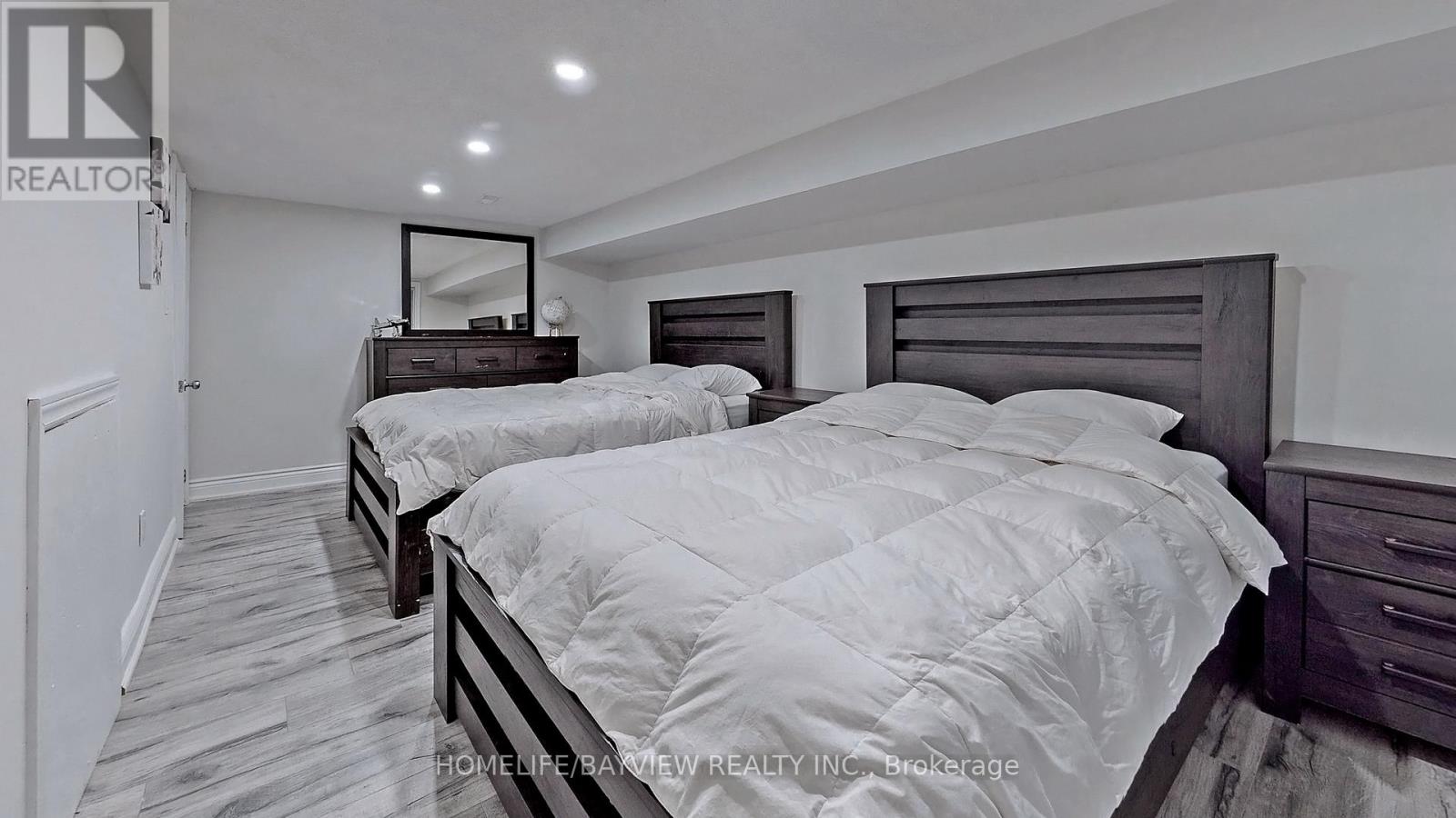 27 Hill Drive, Aurora, Ontario  L4G 3A7 - Photo 32 - N12696138