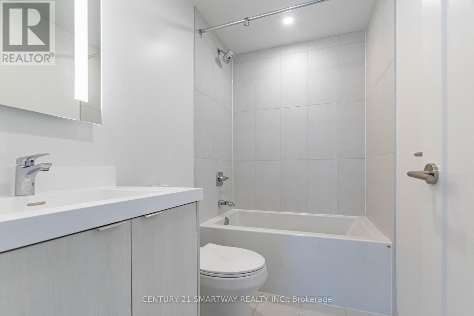 406 - 60 Central Park Roadway, Toronto, Ontario  M9A 0E6 - Photo 21 - W12582670