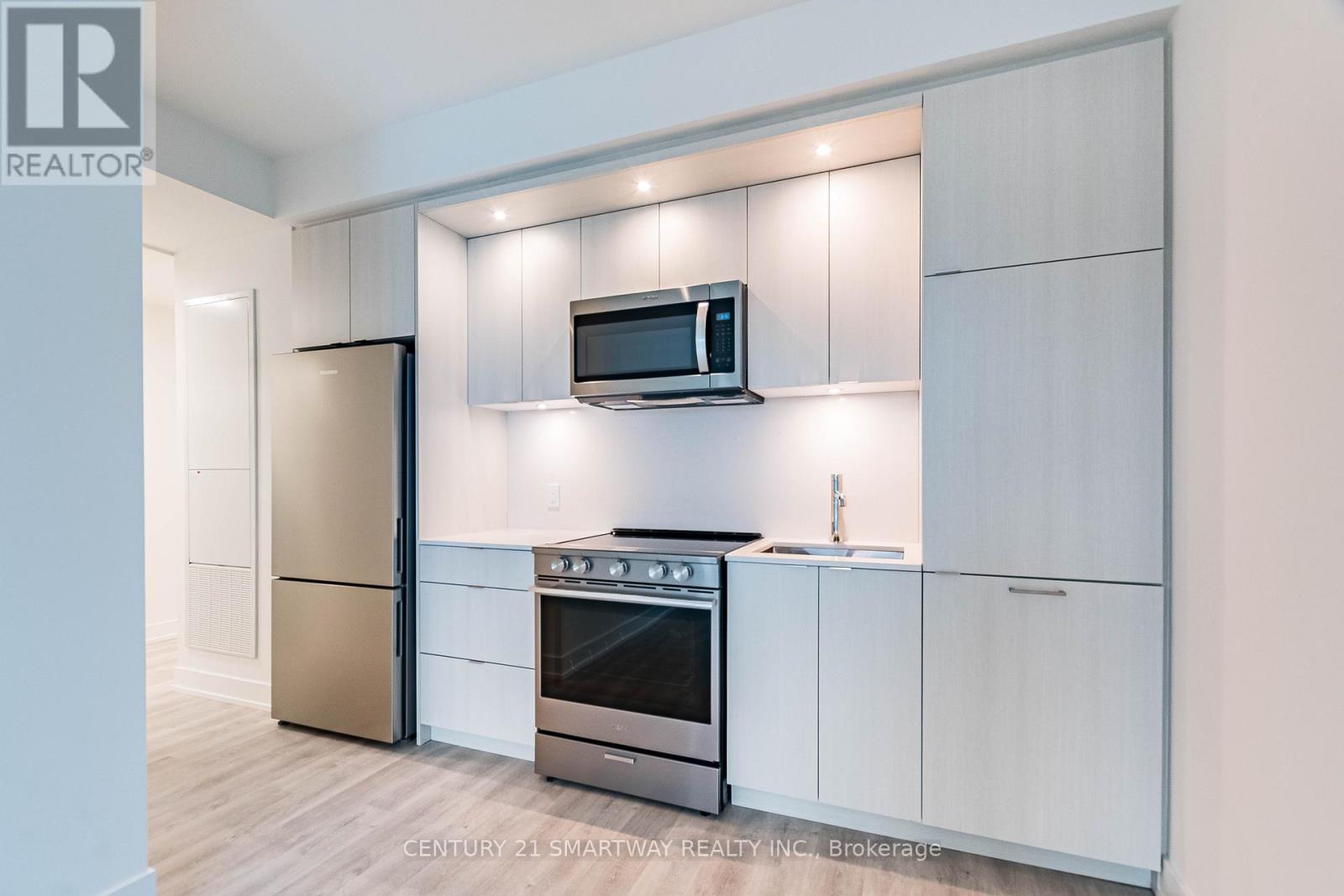 406 - 60 Central Park Roadway, Toronto, Ontario  M9A 0E6 - Photo 11 - W12582670