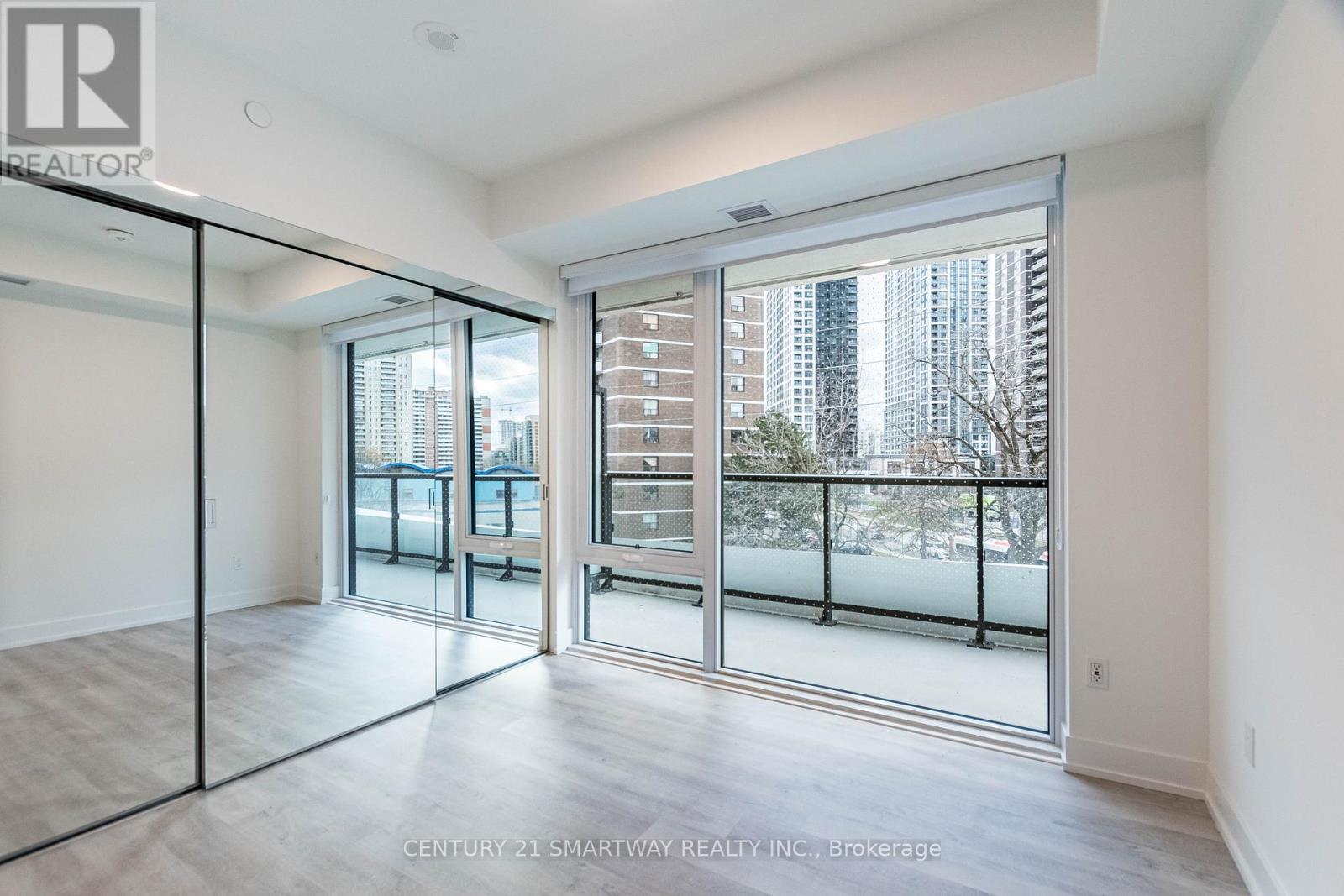 406 - 60 Central Park Roadway, Toronto, Ontario  M9A 0E6 - Photo 24 - W12582670