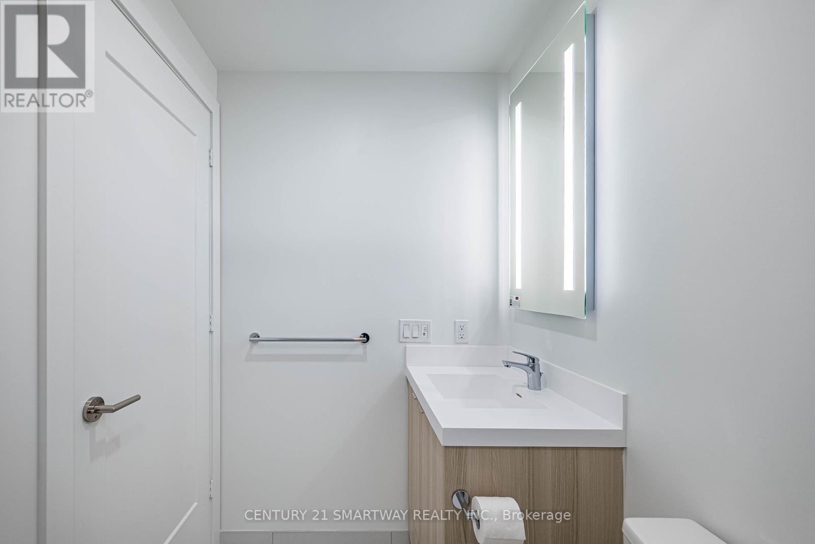 911 - 60 Central Park Roadway, Toronto, Ontario  M9A 0E6 - Photo 27 - W12643052