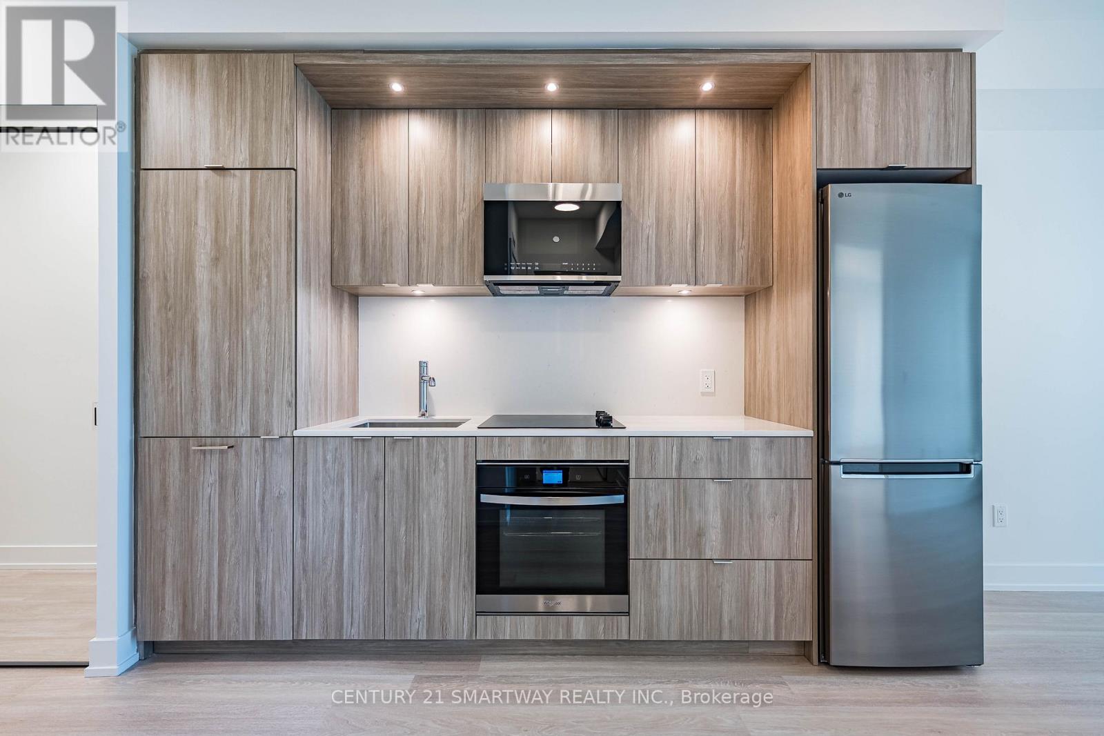 911 - 60 Central Park Roadway, Toronto, Ontario  M9A 0E6 - Photo 19 - W12643052