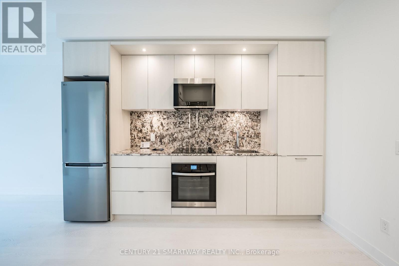 605 - 60 Central Park Roadway, Toronto, Ontario  M9A 0E6 - Photo 11 - W12661432