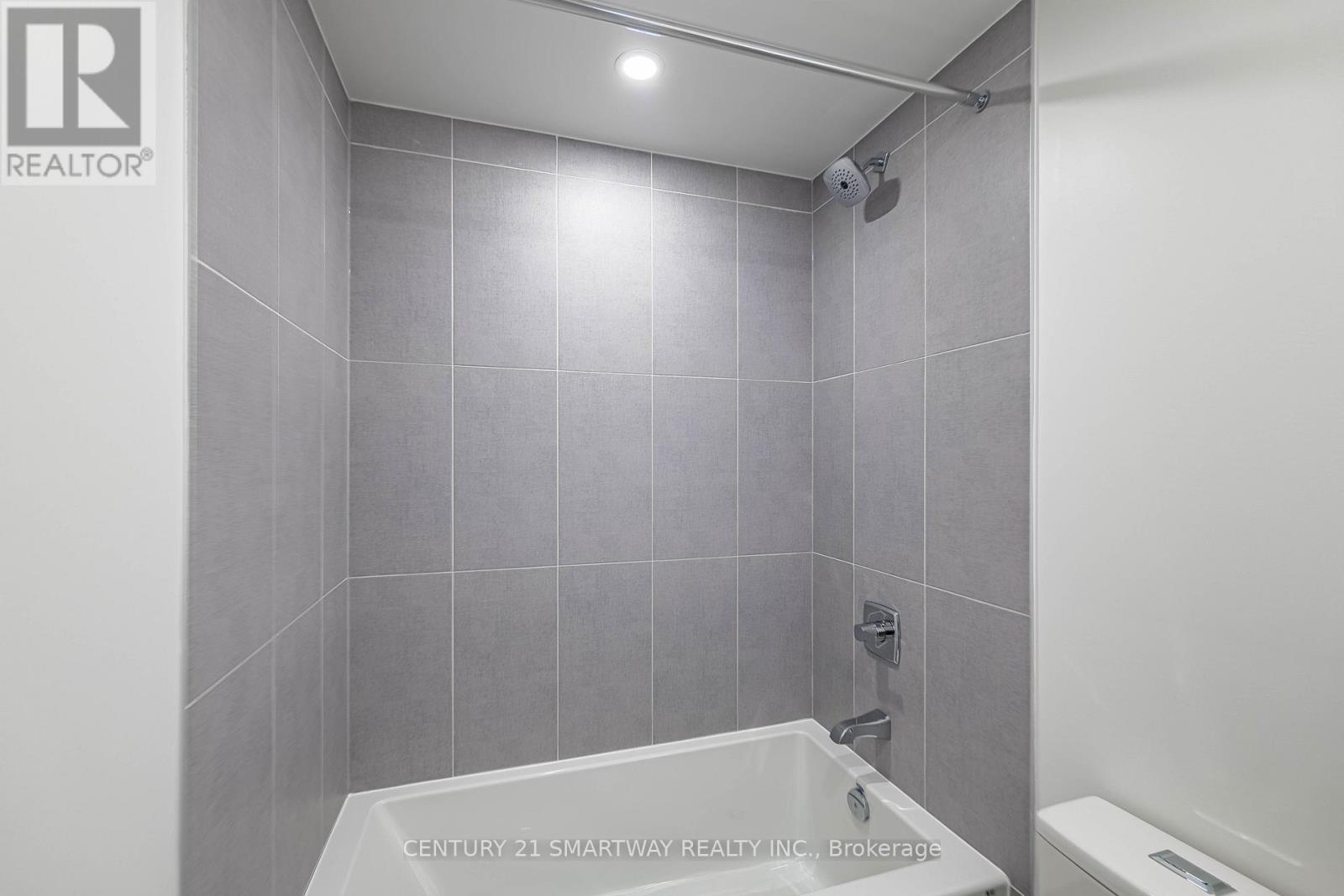 1105 - 60 Central Park Roadway, Toronto, Ontario  M9A 0E6 - Photo 26 - W12646278