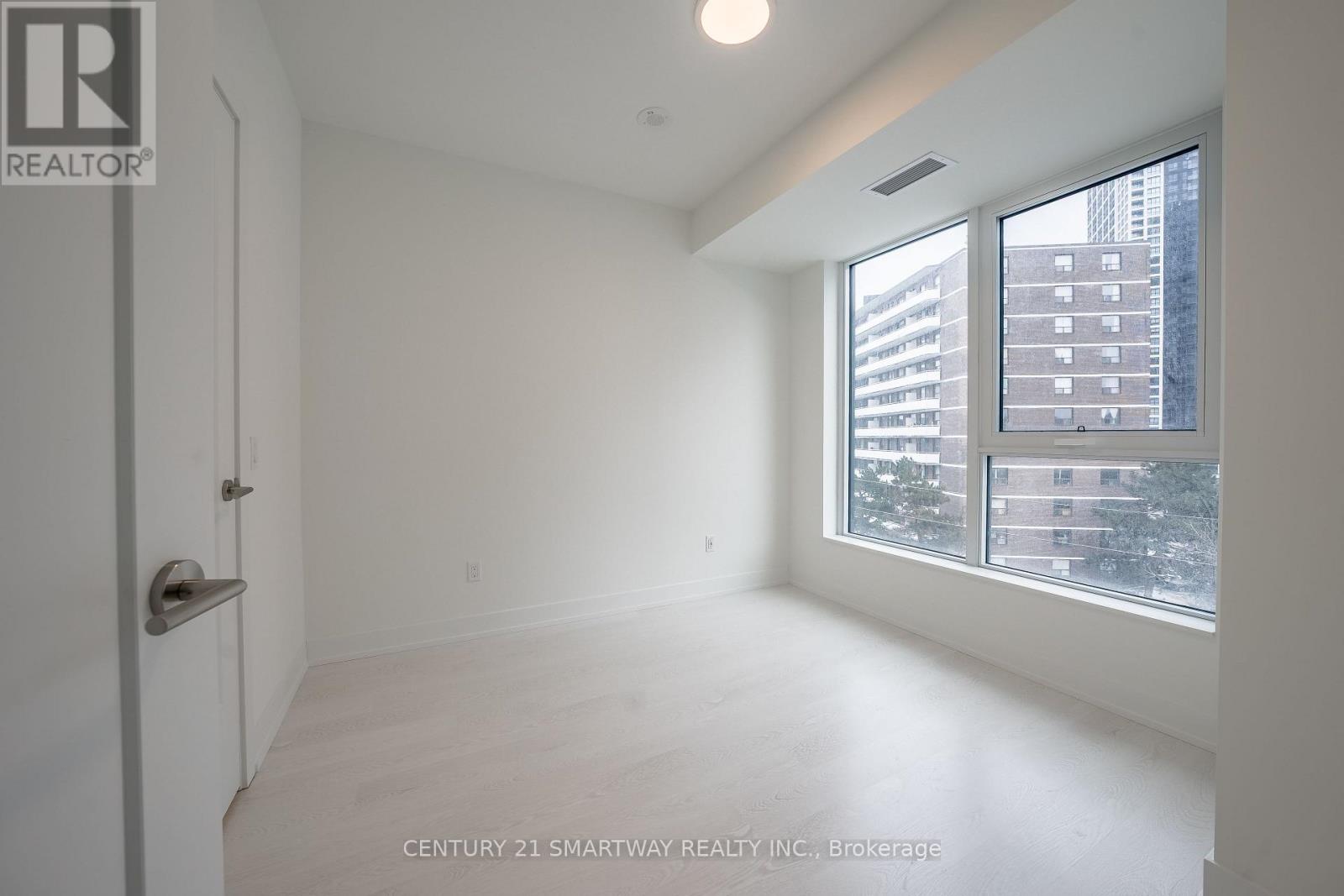 605 - 60 Central Park Roadway, Toronto, Ontario  M9A 0E6 - Photo 18 - W12661432