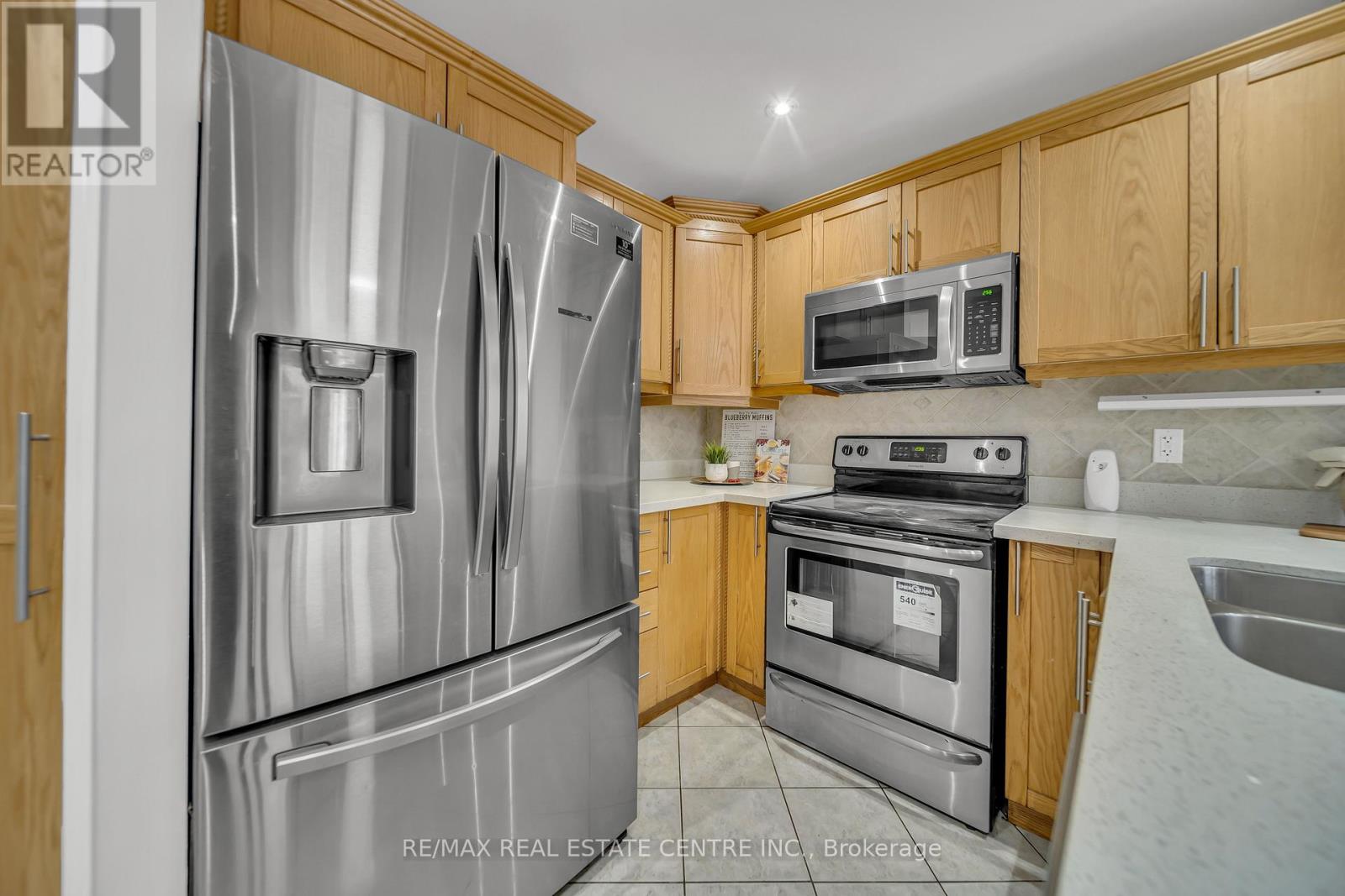 129 Cadillac Crescent, Brampton, Ontario  L7A 3B3 - Photo 13 - W12692874