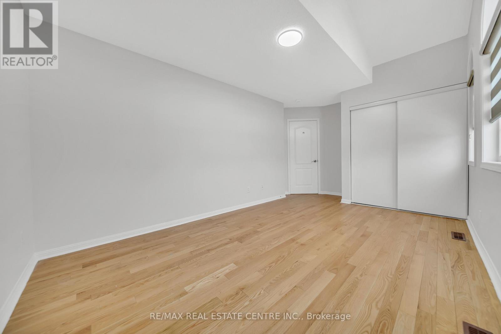 129 Cadillac Crescent, Brampton, Ontario  L7A 3B3 - Photo 31 - W12692874