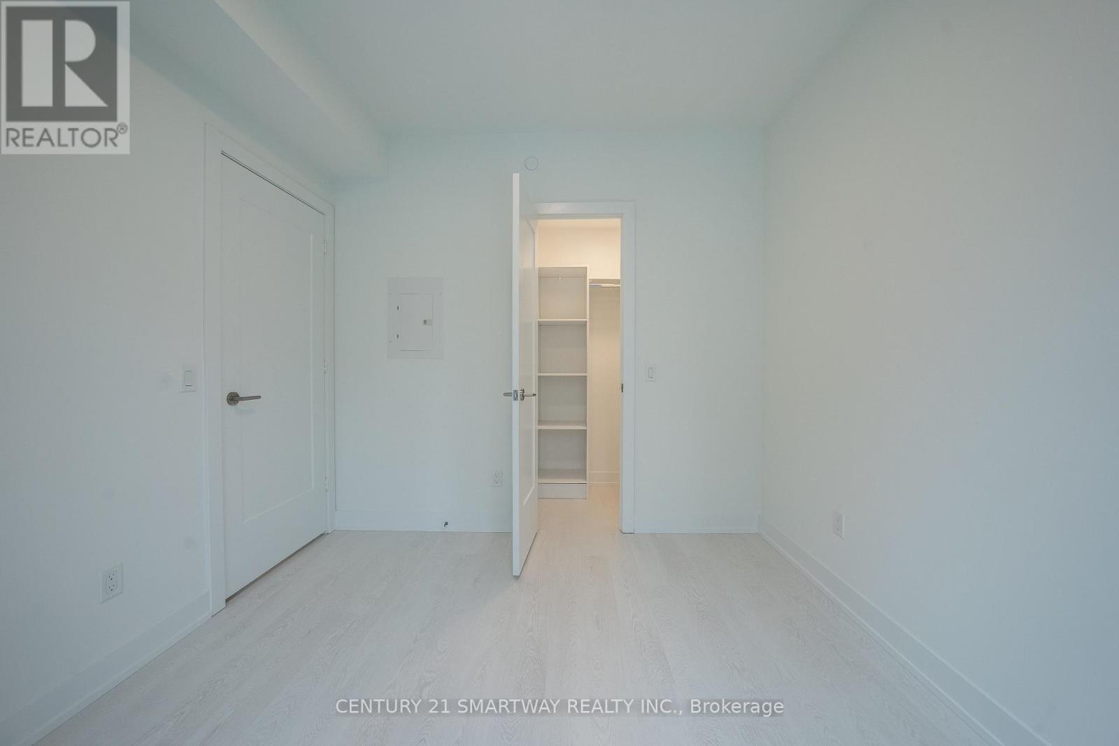 605 - 60 Central Park Roadway, Toronto, Ontario  M9A 0E6 - Photo 21 - W12661432