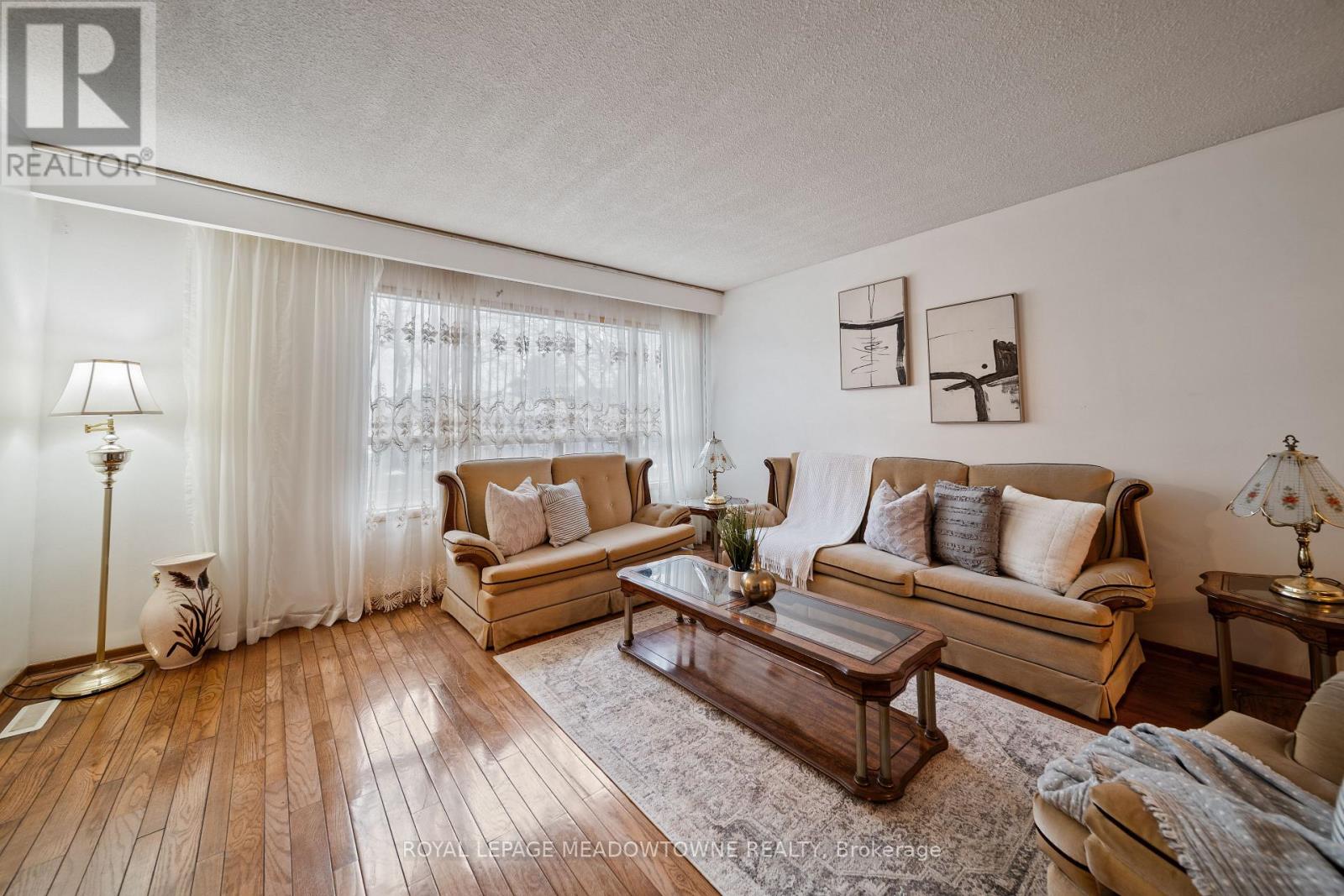 2436 Cashmere Avenue, Mississauga, Ontario  L5B 2M6 - Photo 3 - W12695298