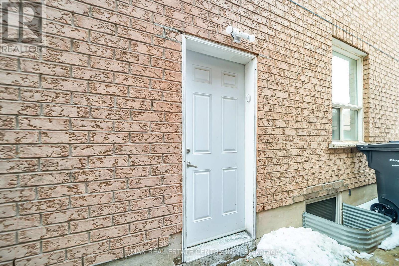 129 Cadillac Crescent, Brampton, Ontario  L7A 3B3 - Photo 48 - W12692874