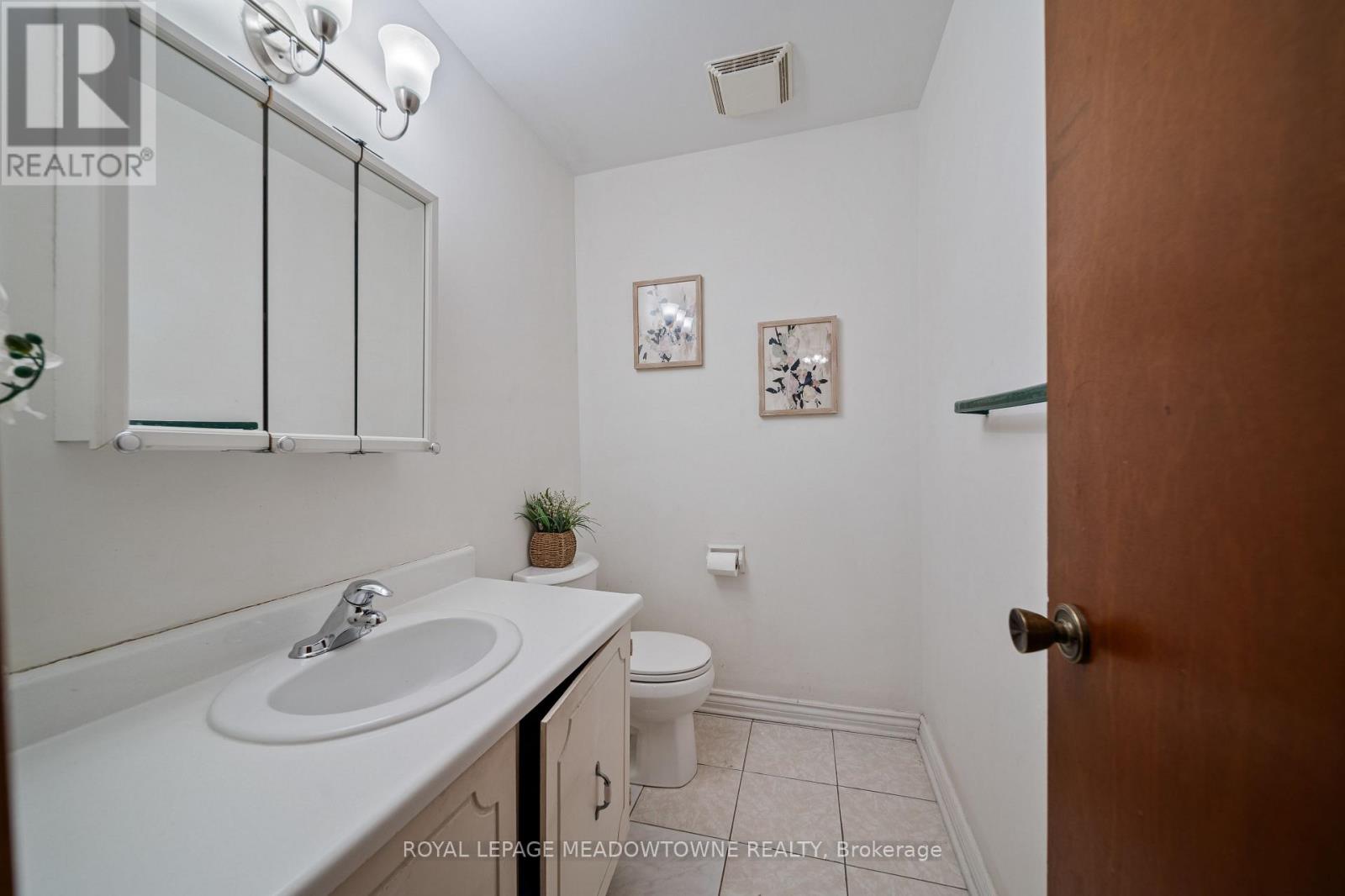 2436 Cashmere Avenue, Mississauga, Ontario  L5B 2M6 - Photo 24 - W12695298