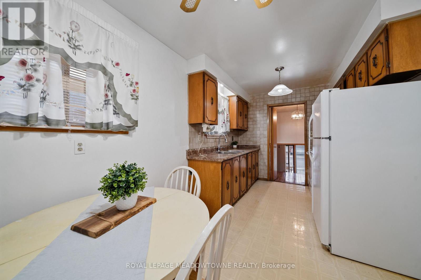 2436 Cashmere Avenue, Mississauga, Ontario  L5B 2M6 - Photo 10 - W12695298