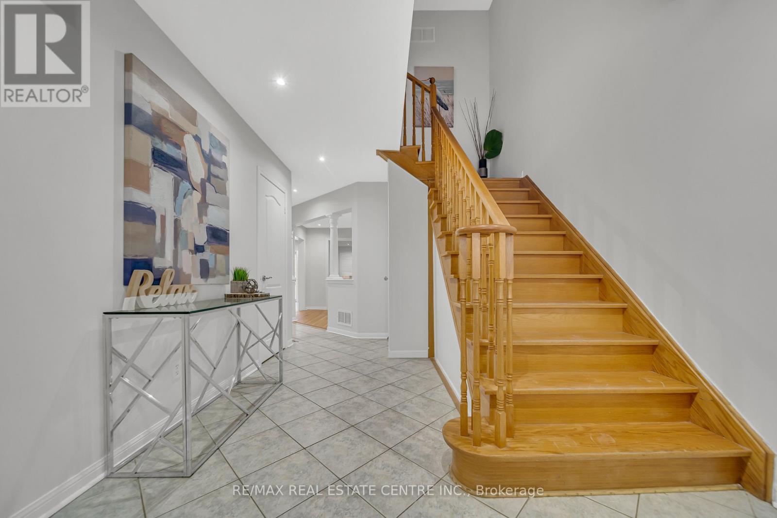 129 Cadillac Crescent, Brampton, Ontario  L7A 3B3 - Photo 5 - W12692874