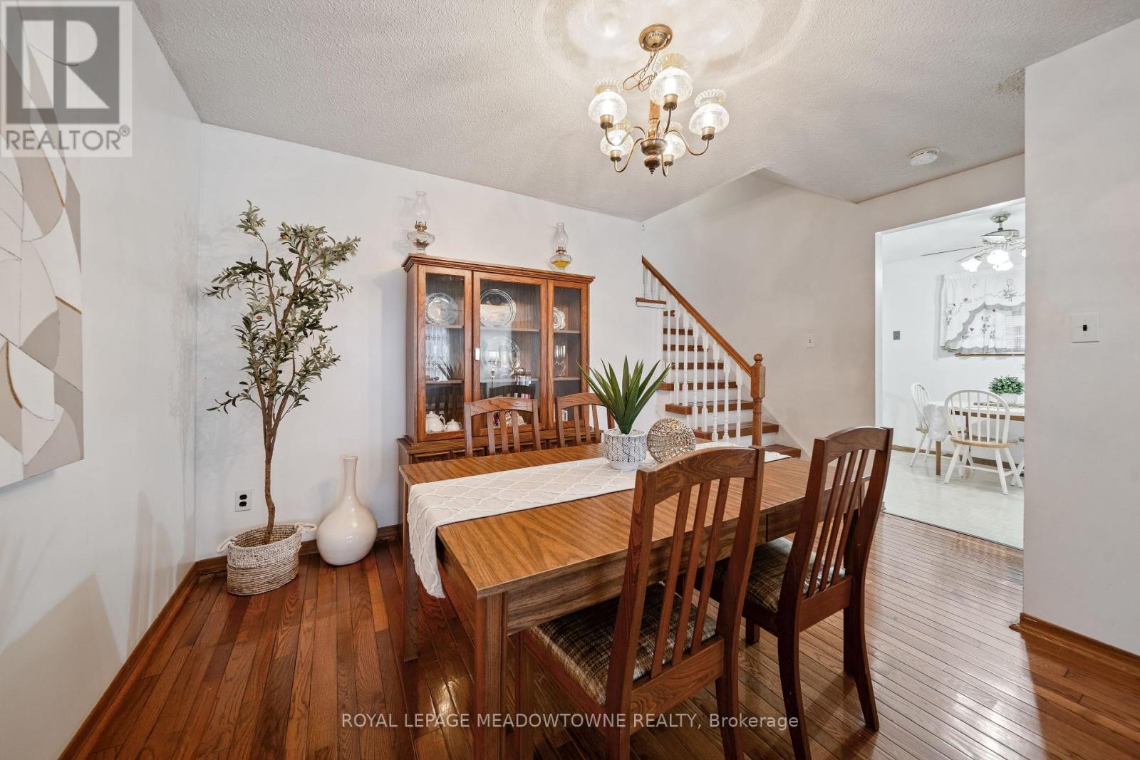 2436 Cashmere Avenue, Mississauga, Ontario  L5B 2M6 - Photo 7 - W12695298