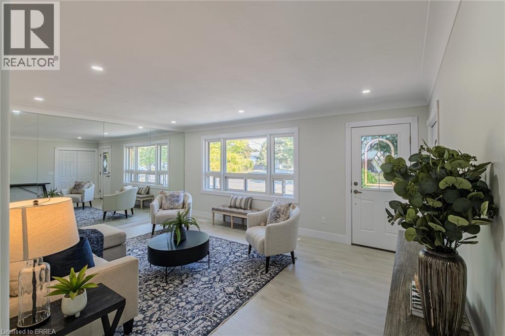 106 Wood Street, Brantford, Ontario  N3R 2L3 - Photo 2 - 40797917