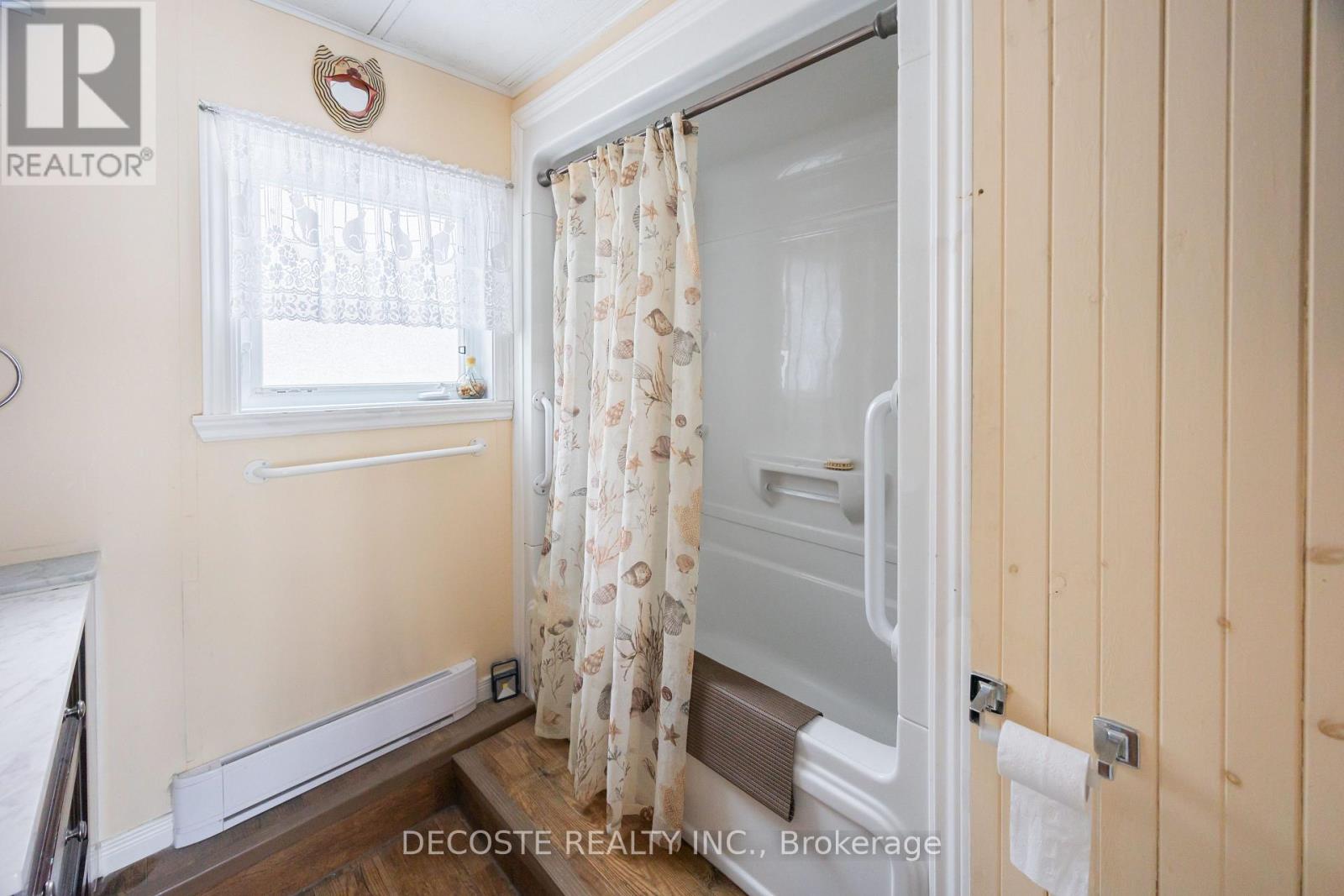 3857 Bobby Street, North Glengarry, Ontario  K0C 1A0 - Photo 14 - X12696254