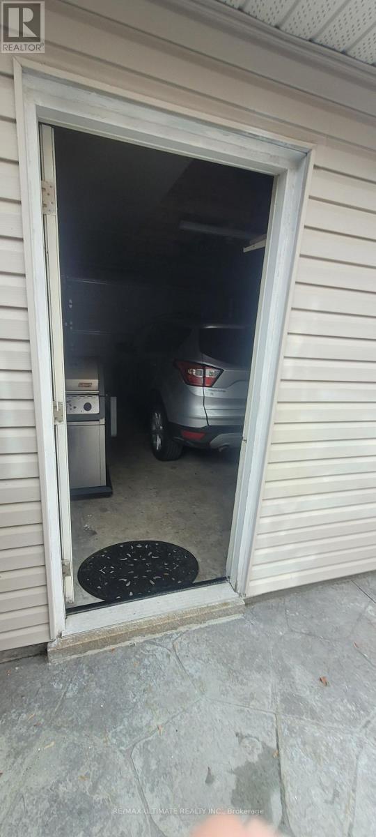 120 Rosethorn Avenue W, Toronto, Ontario  M6N 3L1 - Photo 7 - W12696070