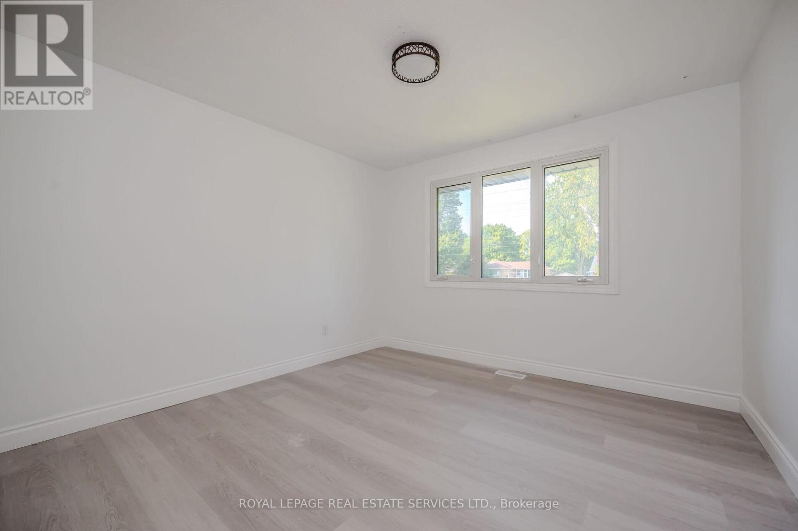 A - 575 Third Line, Oakville, Ontario  L6L 4A8 - Photo 15 - W12696078