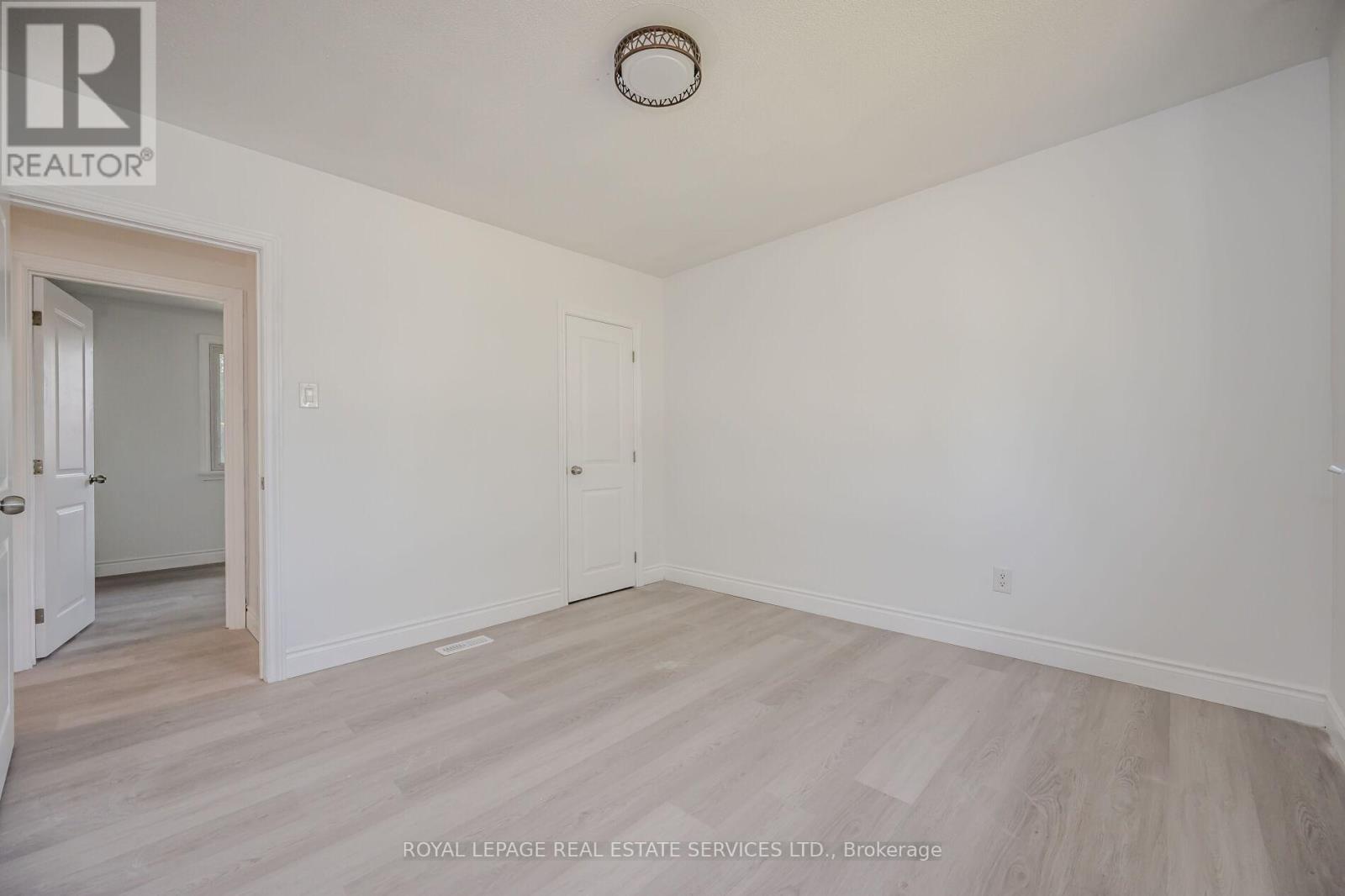 A - 575 Third Line, Oakville, Ontario  L6L 4A8 - Photo 16 - W12696078