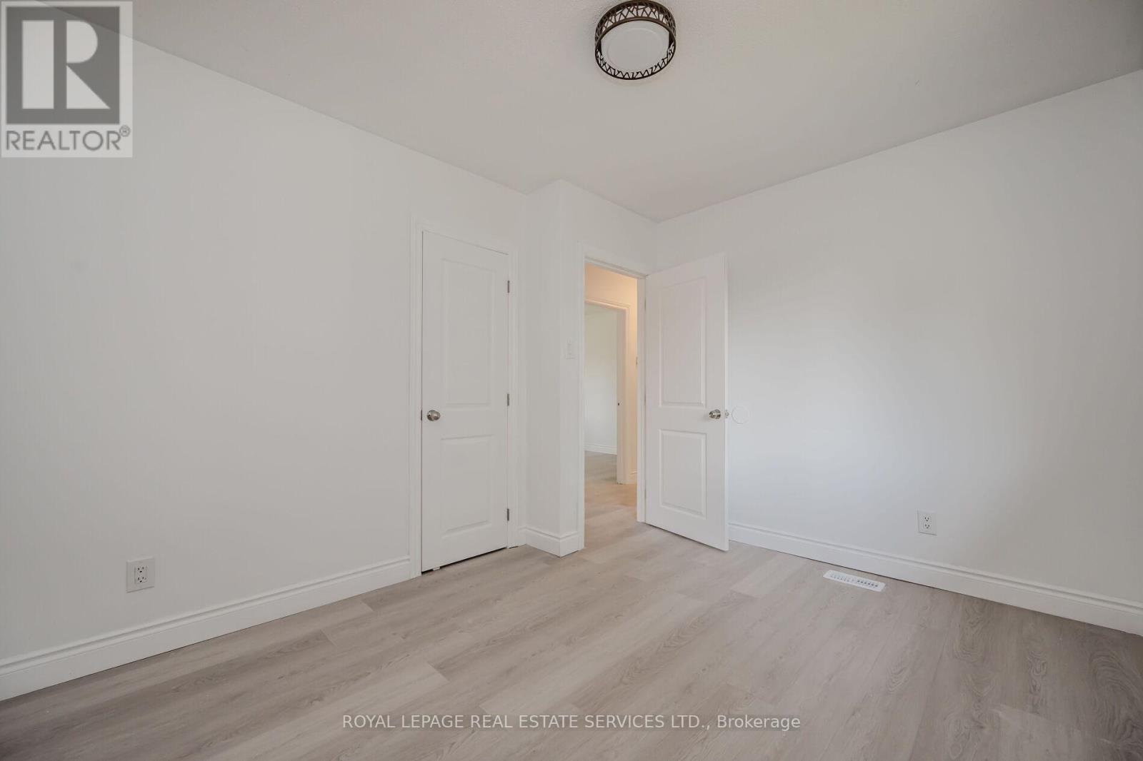 A - 575 Third Line, Oakville, Ontario  L6L 4A8 - Photo 20 - W12696078