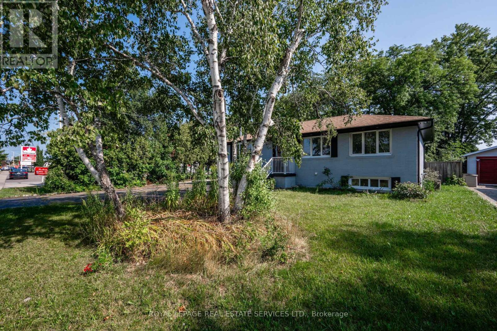 A - 575 Third Line, Oakville, Ontario  L6L 4A8 - Photo 3 - W12696078