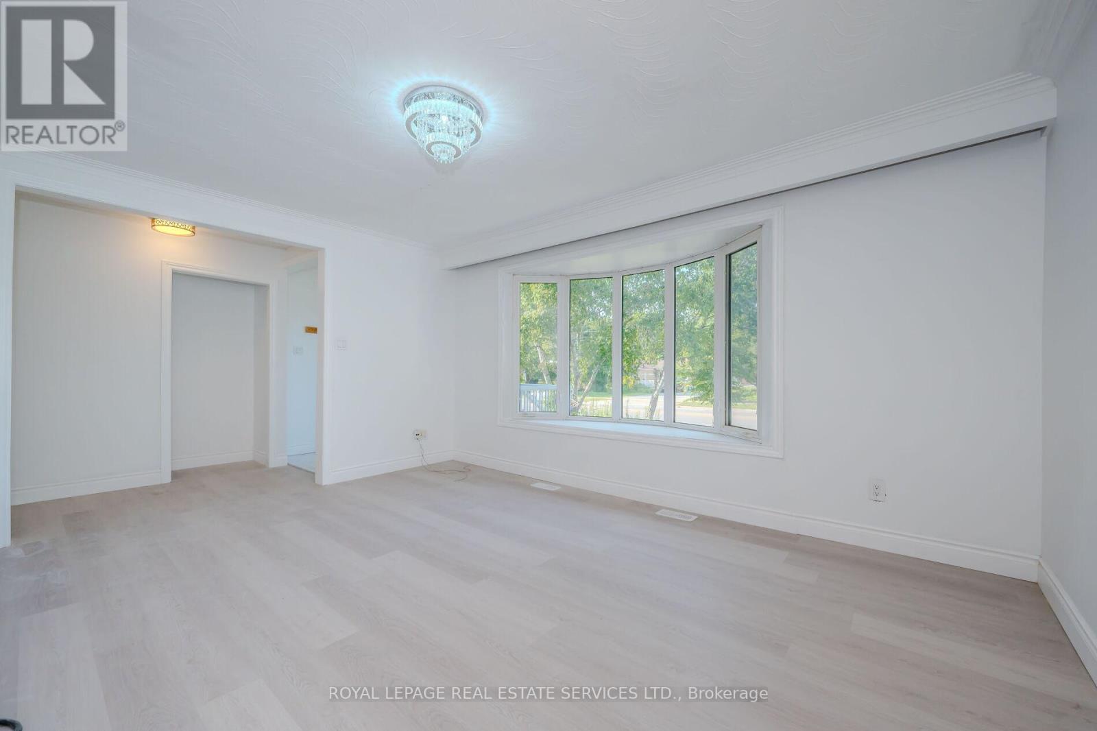 A - 575 Third Line, Oakville, Ontario  L6L 4A8 - Photo 6 - W12696078