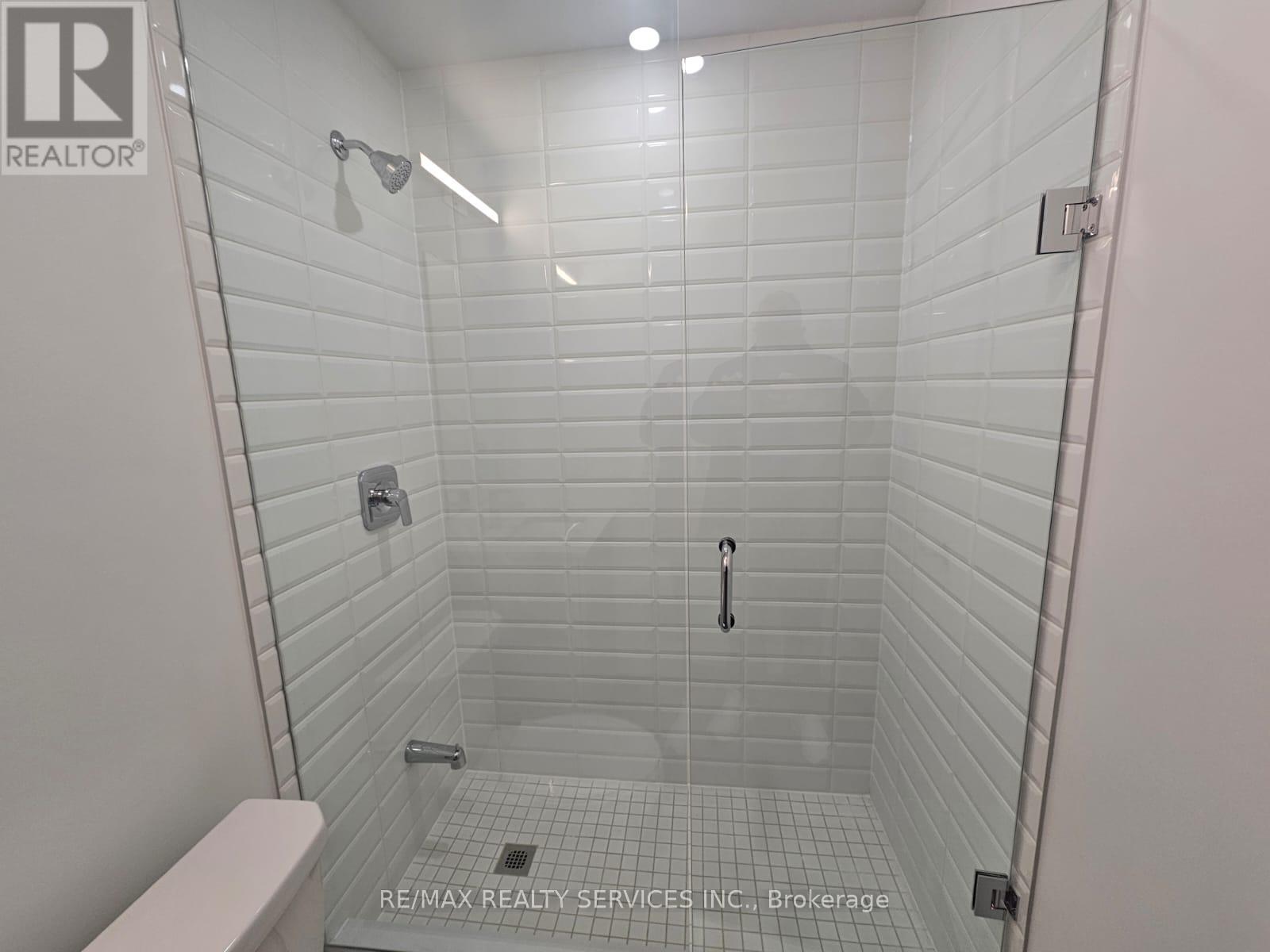 510 - 750 Whitlock Avenue, Milton, Ontario  L9E 2B9 - Photo 12 - W12696088