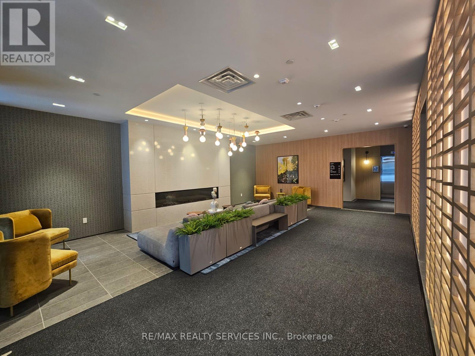 510 - 750 Whitlock Avenue, Milton, Ontario  L9E 2B9 - Photo 4 - W12696088