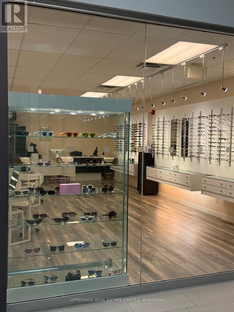 B6 - 2 Champagne Drive, Toronto, Ontario  M3J 0K2 - Photo 8 - W12696134